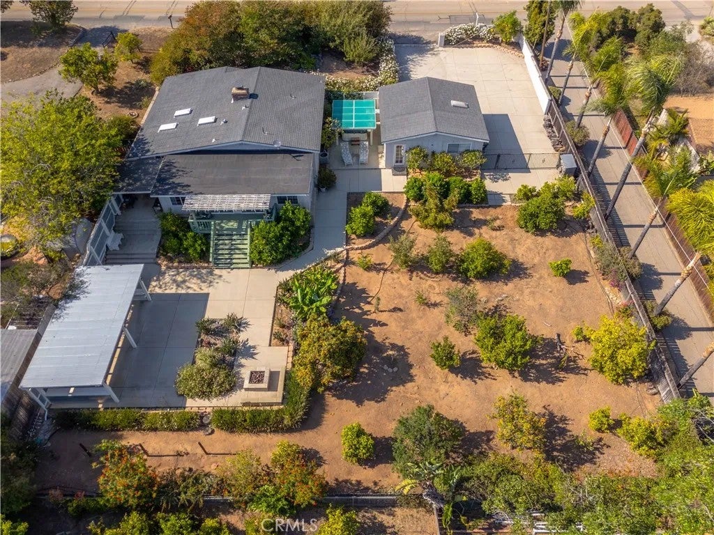 Photo of 1611 Hillcrest LN, Fallbrook, CA 92028 (MLS # SW26109297)
