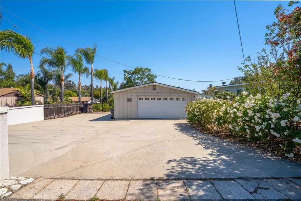 1611 Hillcrest