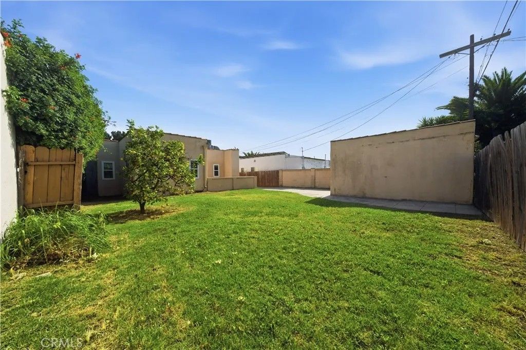 Photo of 2115 S Redondo Boulevard, Los Angeles, CA 90016 (MLS # OC26028151)