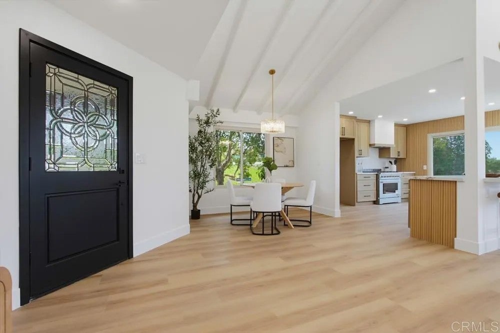 17604 Camino Ancho