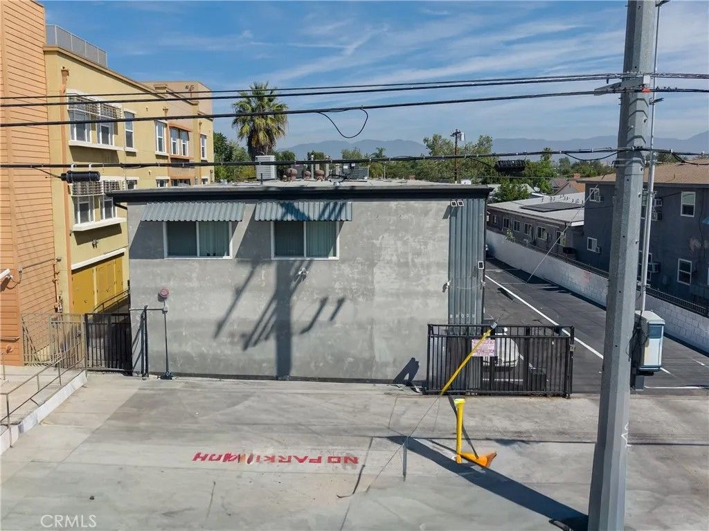 Photo of 13445 Vanowen Street, Van Nuys, CA 91405 (MLS # GD26066586)