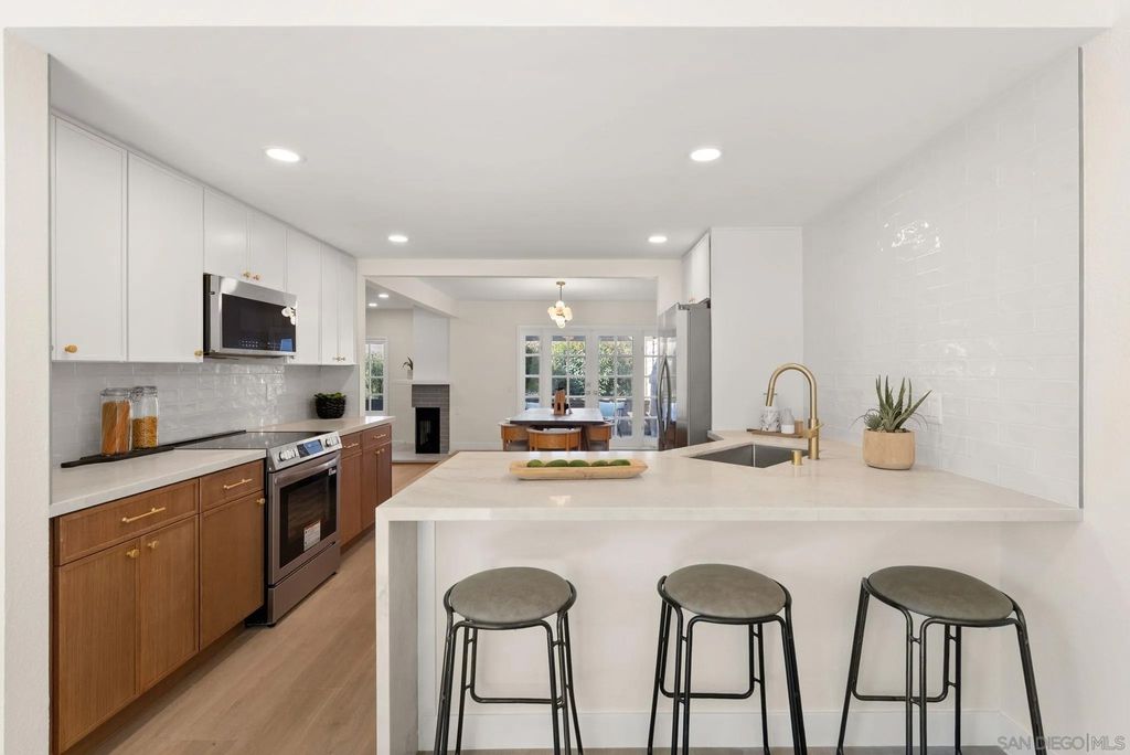 Photo of 9917 Aviary Dr, San Diego, CA 92131 (MLS # 260011522)