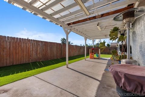 Tiny photo for 5014 El Mirlo Dr, Oceanside, CA 92057 (MLS # 250042673)