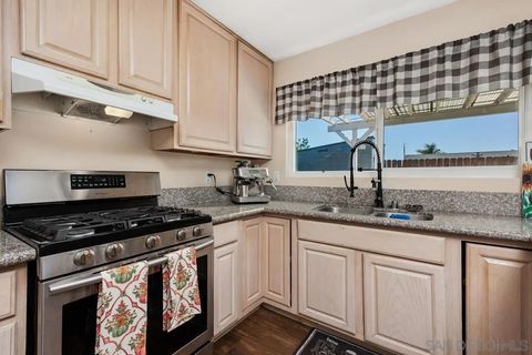 Tiny photo for 5014 El Mirlo Dr, Oceanside, CA 92057 (MLS # 250042673)