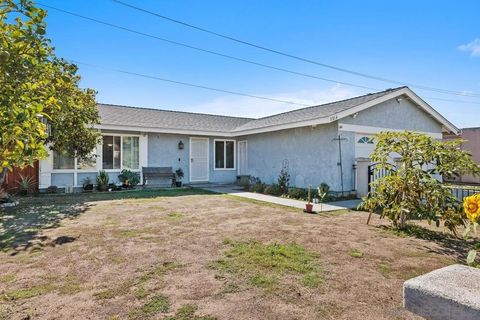 Tiny photo for 5014 El Mirlo Dr, Oceanside, CA 92057 (MLS # 250042673)