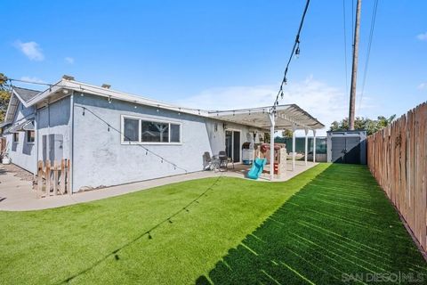 Tiny photo for 5014 El Mirlo Dr, Oceanside, CA 92057 (MLS # 250042673)