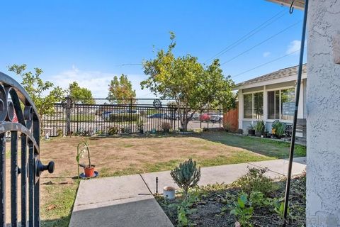 Tiny photo for 5014 El Mirlo Dr, Oceanside, CA 92057 (MLS # 250042673)