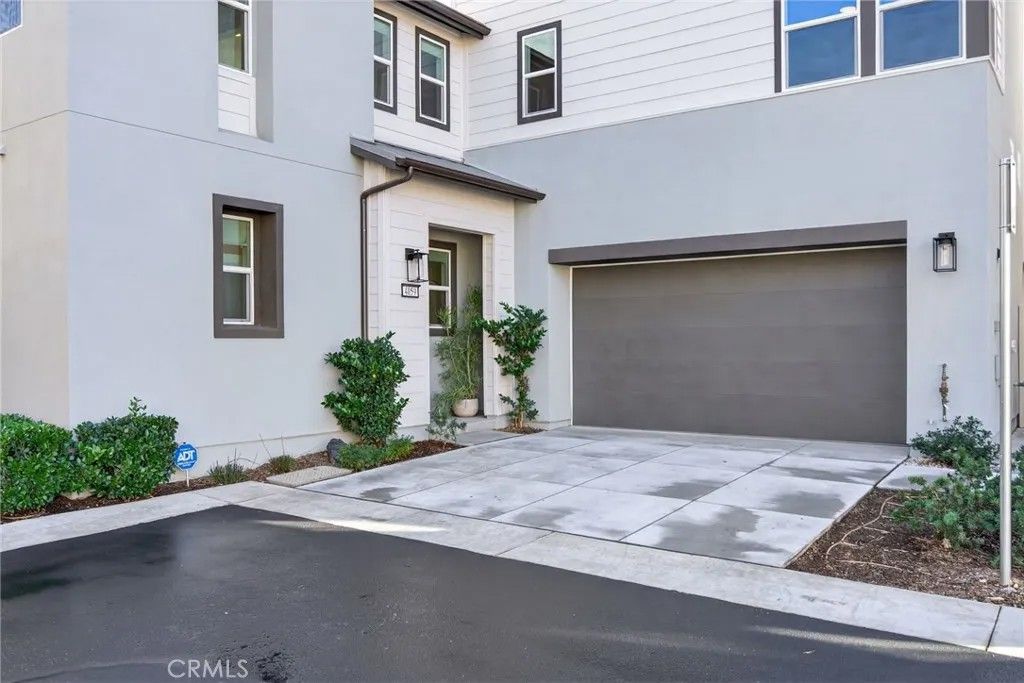 Photo of 4059 Pomelo Drive, Corona, CA 92883 (MLS # IV25277658)