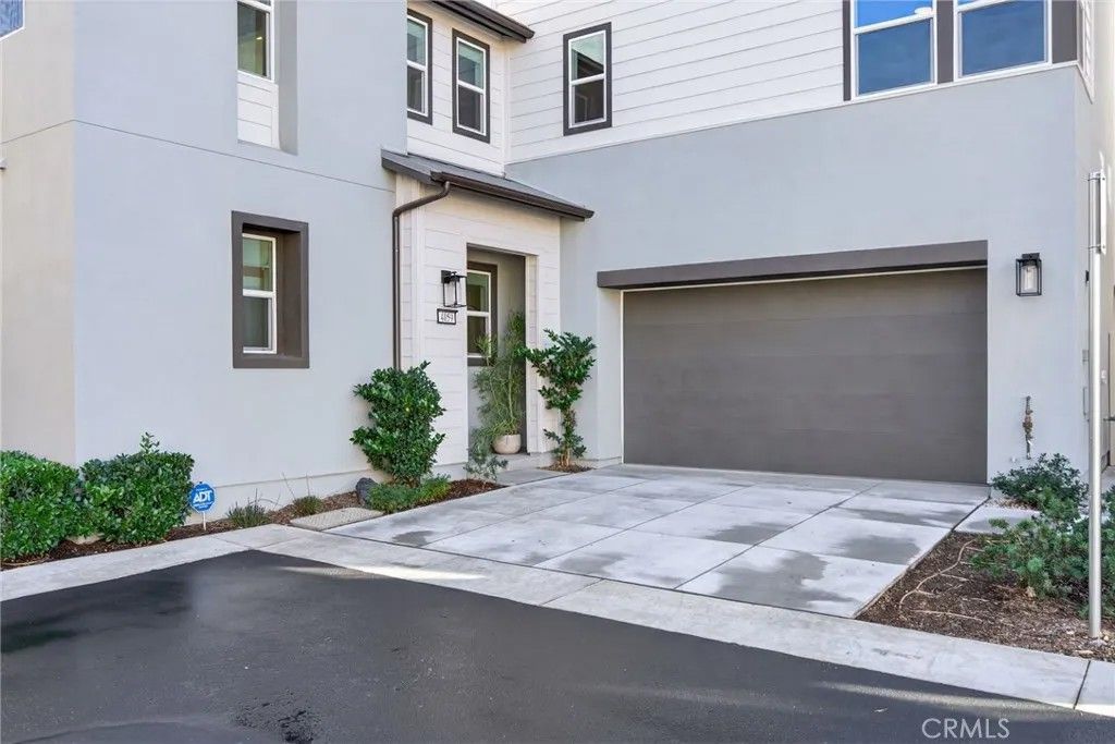 Photo of 4059 Pomelo Drive, Corona, CA 92883 (MLS # IV25277658)