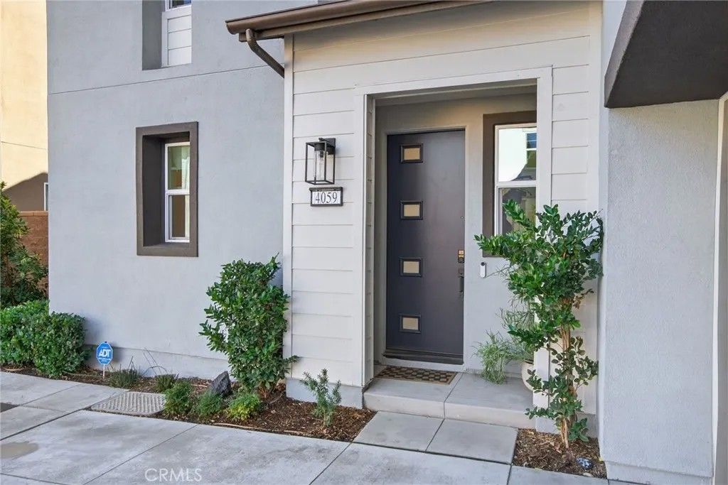 Photo of 4059 Pomelo Drive, Corona, CA 92883 (MLS # IV25277658)