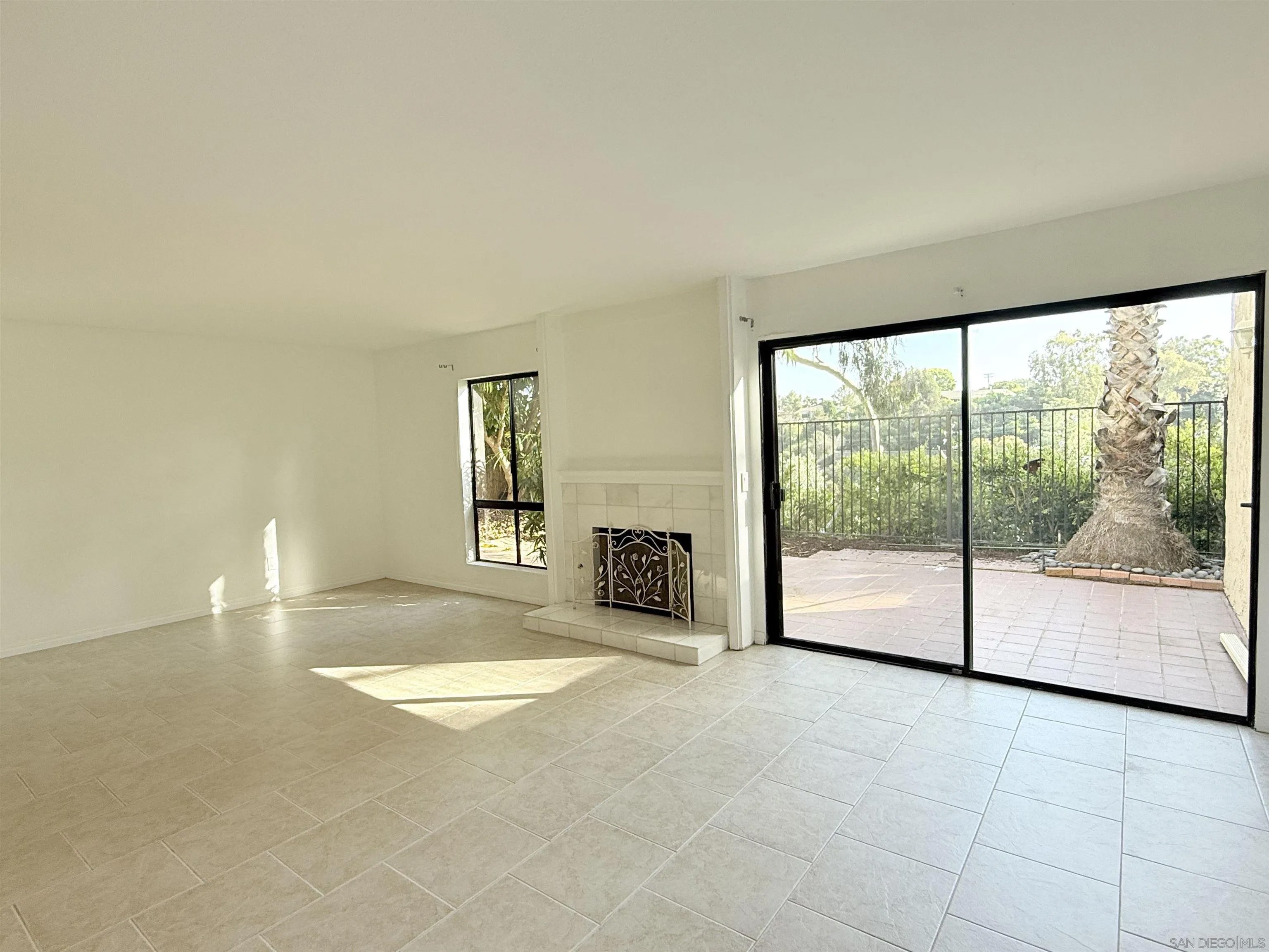 8725 Caminito Abrazo