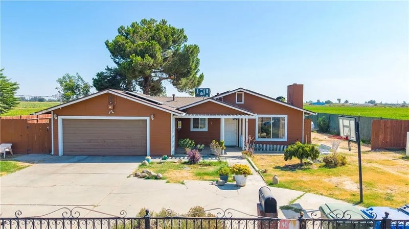 822 E Glenwood