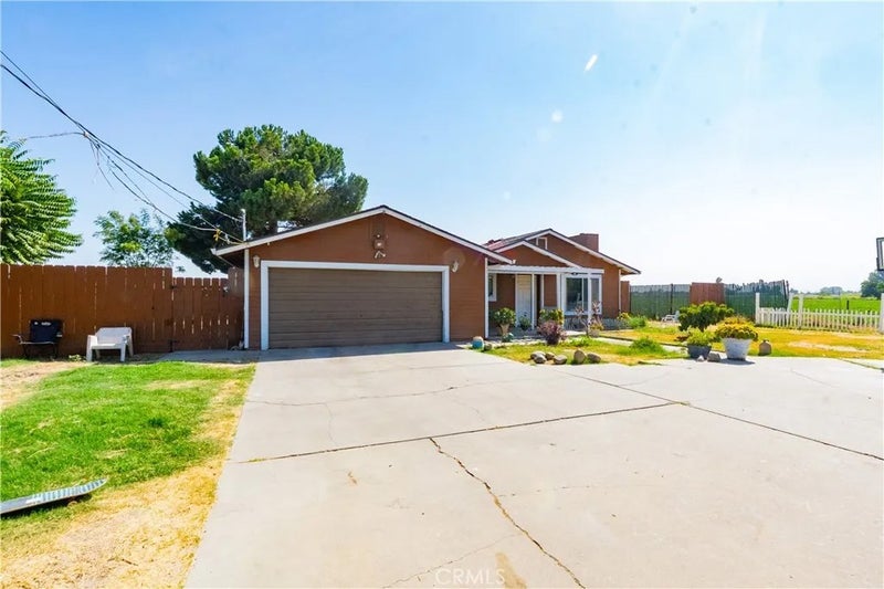 822 E Glenwood