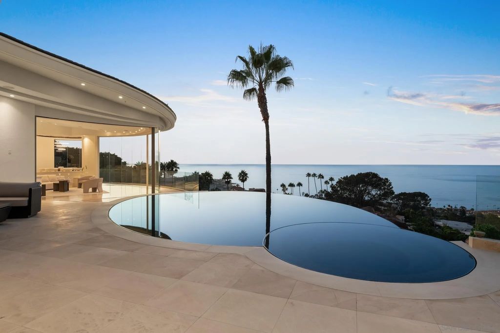 Photo of 7455 Hillside Dr, La Jolla, CA 92037 (MLS # 250041142)