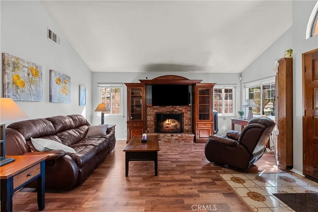 3115 Glad Way
