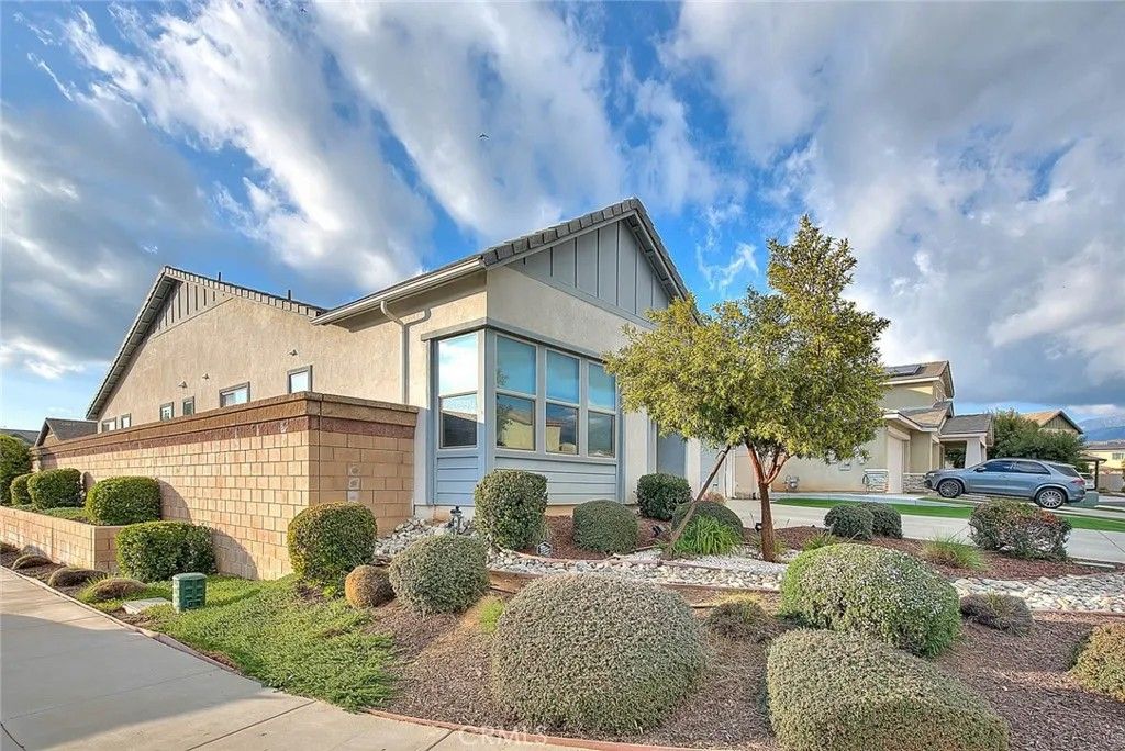 Photo of 1583 Planet Pl, Beaumont, CA 92223 (MLS # CV26076772)