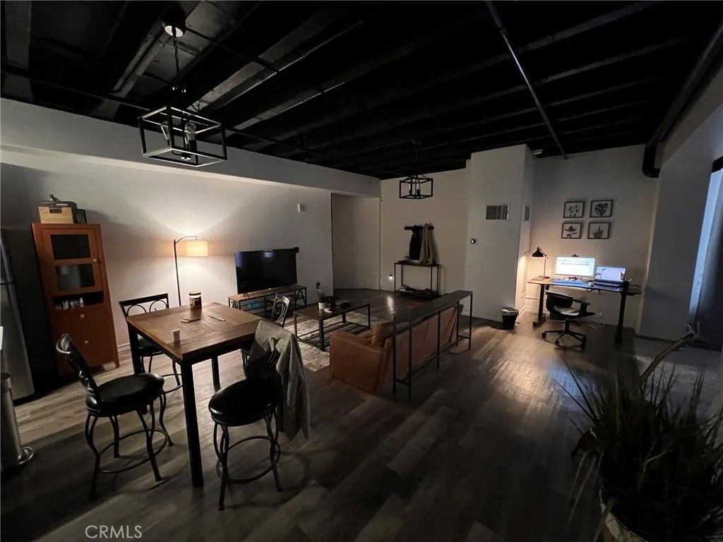 Photo of 312 W 5th Street #1010, Los Angeles, CA 90013 (MLS # CV26011306)