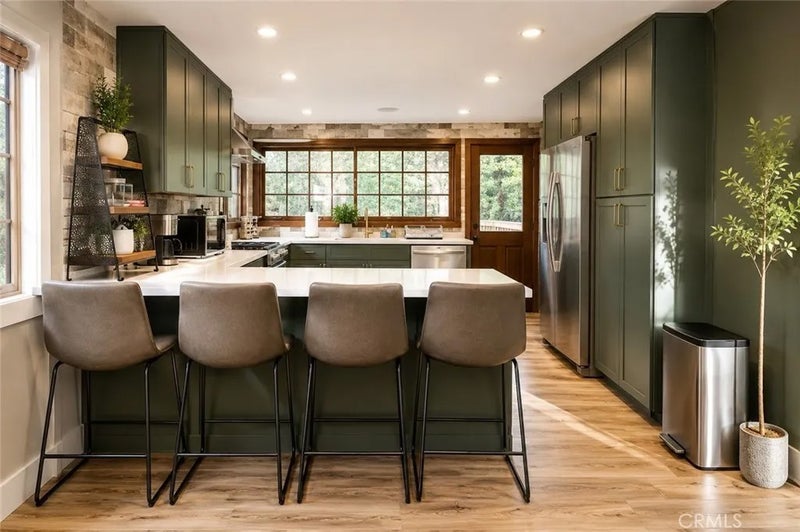 135 S Fairway Drive