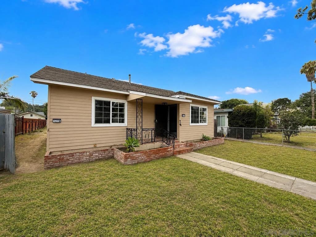 Photo of 127 W 5th Ave, Escondido, CA 92025 (MLS # 260019010)
