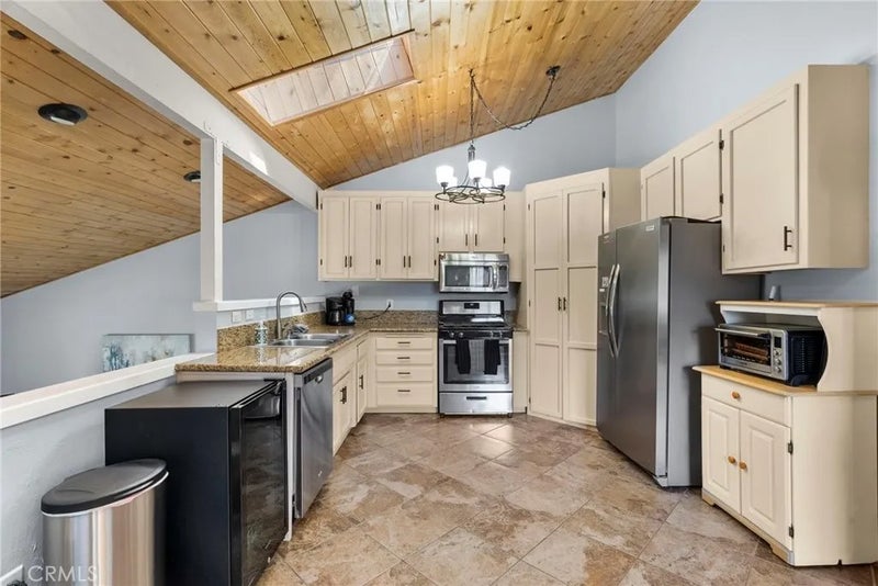 3520 Santa Clara
