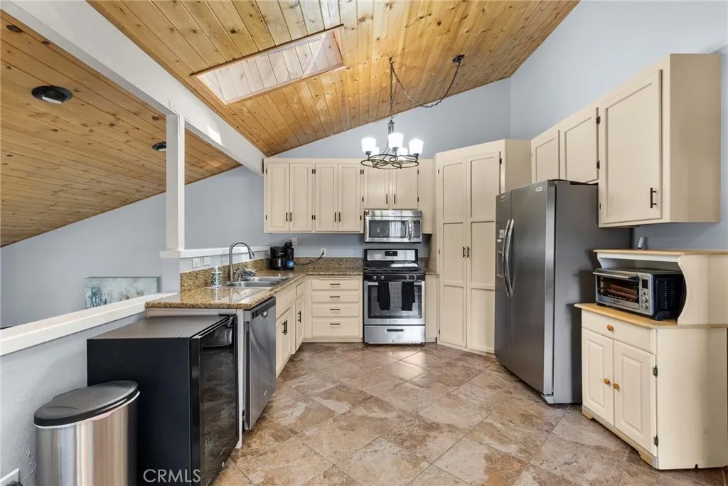 3520 Santa Clara