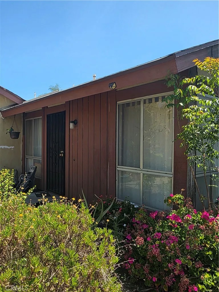 3262 Racine