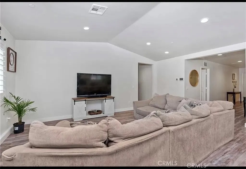 593 Catalpa Park Way