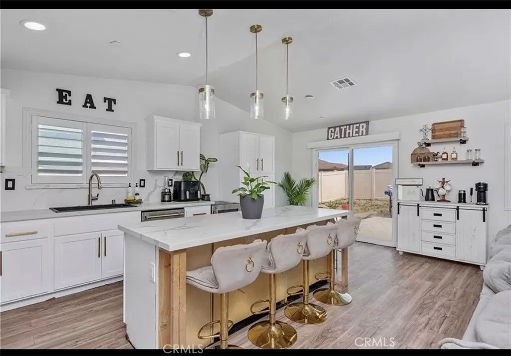593 Catalpa Park Way