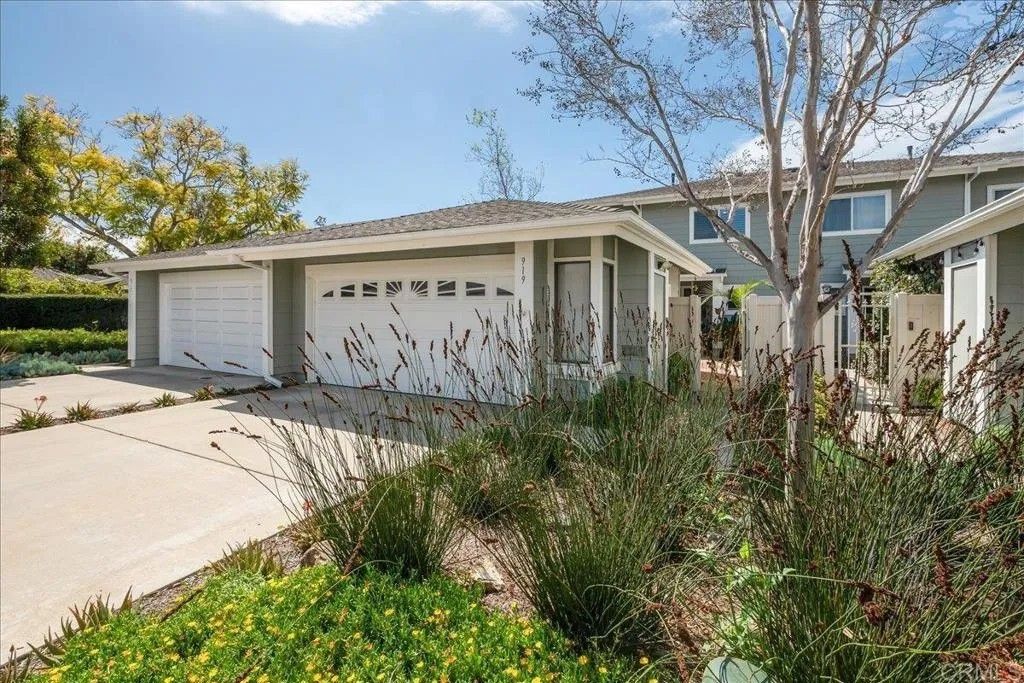 Photo of 919 Wentworth Circle, Vista, CA 92081 (MLS # NDP2602360)