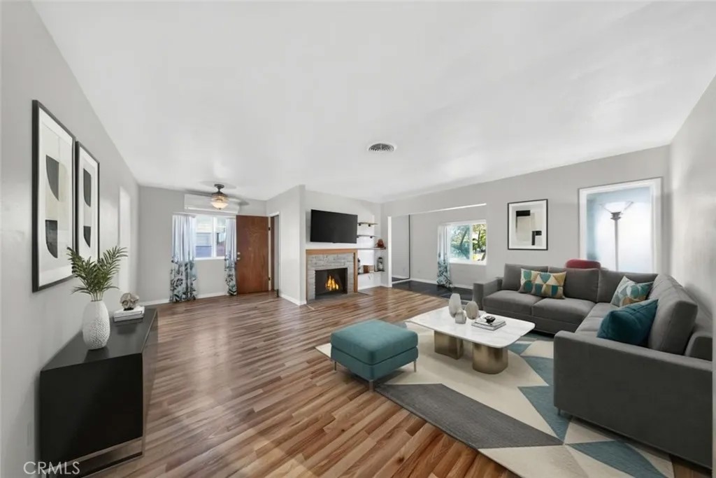 1695 James Place