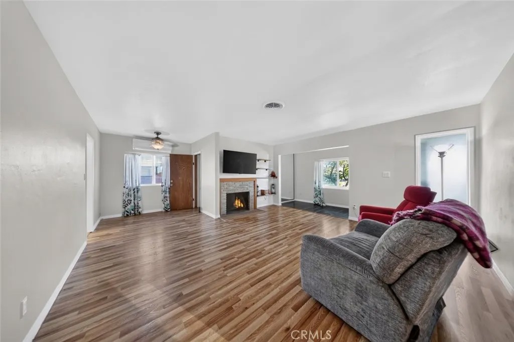 1695 James Place