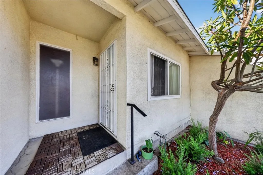 1695 James Place