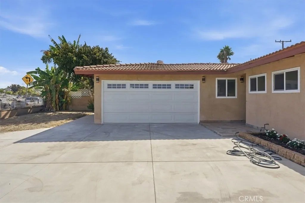 10112 Traylor Way