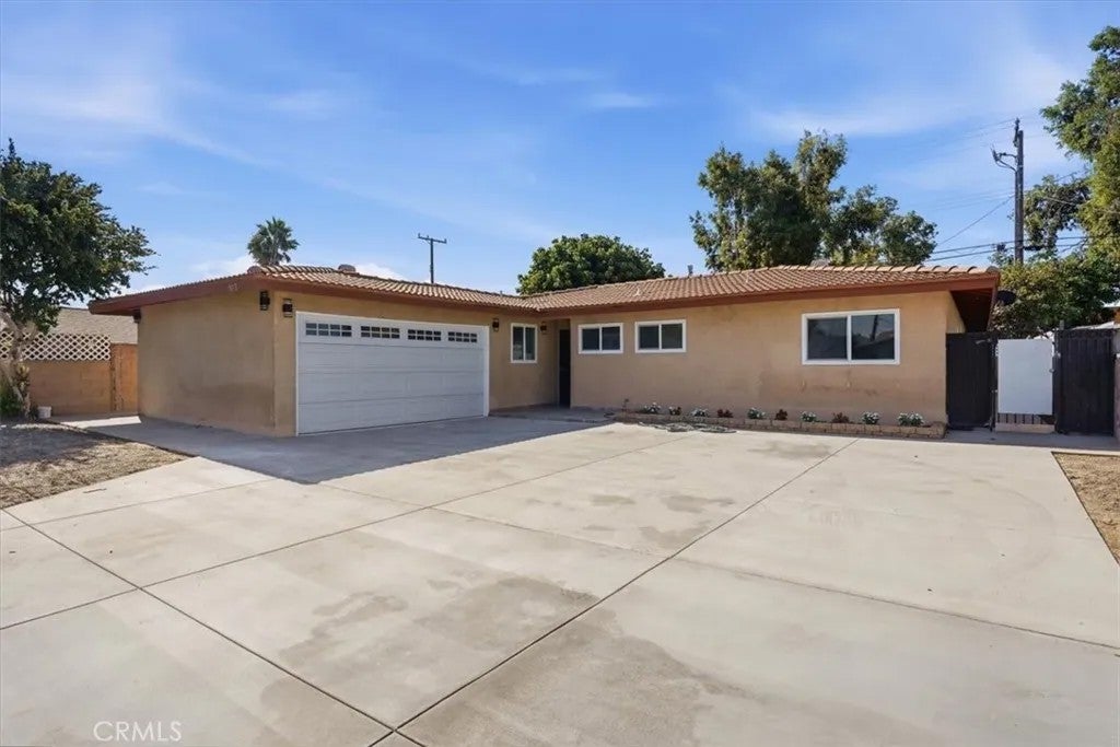 10112 Traylor Way