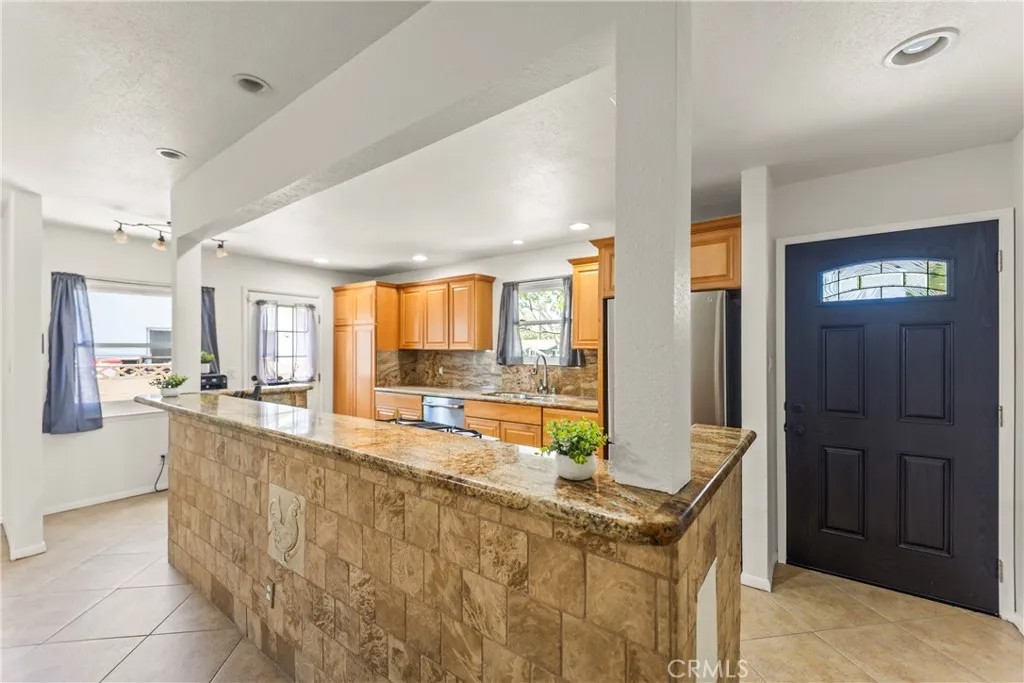 11724 Hollyview