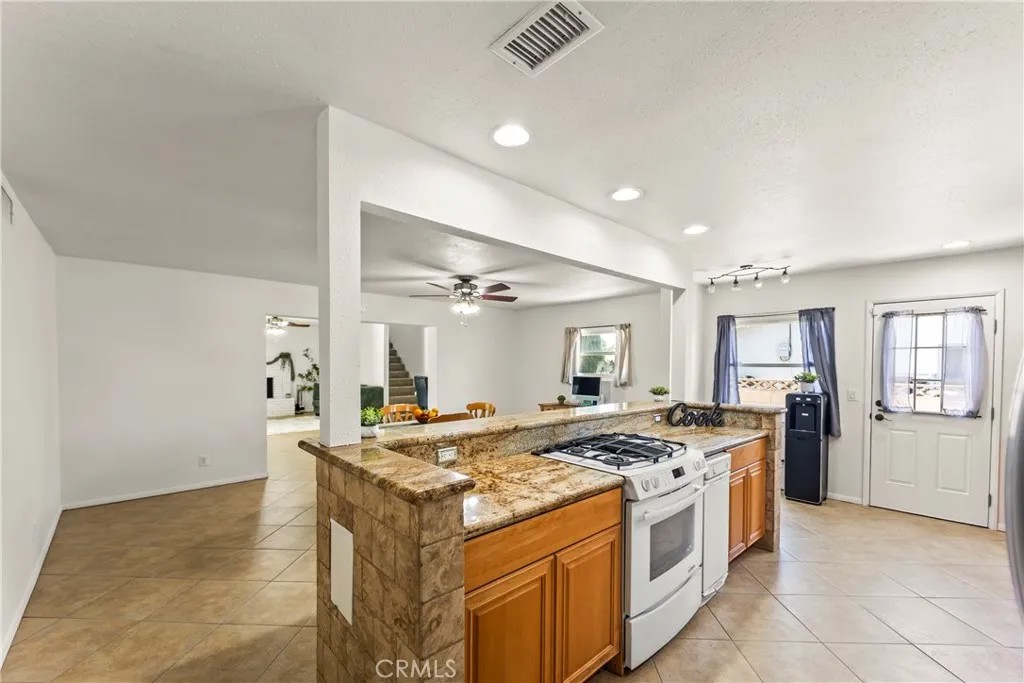11724 Hollyview