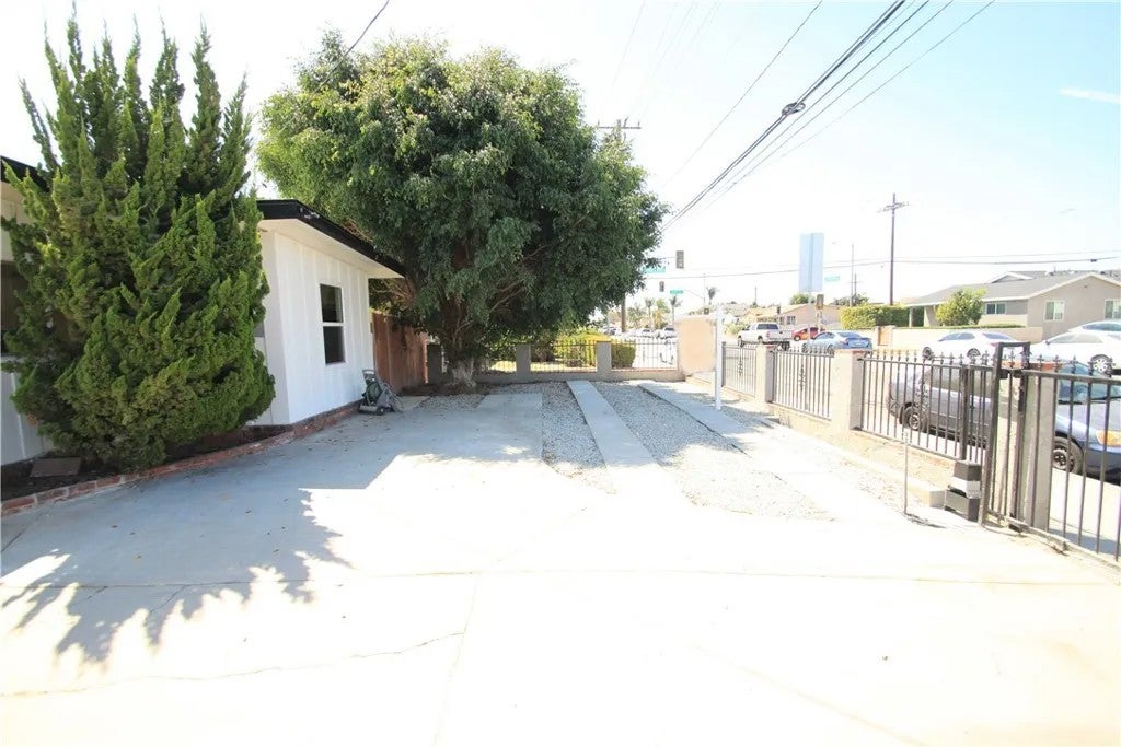 3246 W 135th Street