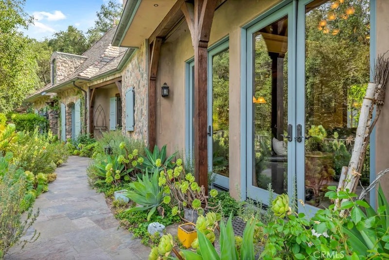 3439 Dorothy Road