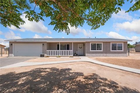 Photo of 10811 Nambe RD, Apple Valley, CA 92308 (MLS # HD26096873)