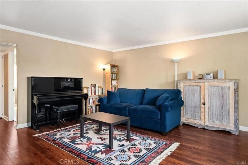 30 Plaza Way 7