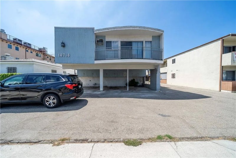 14716 Magnolia Boulevard
