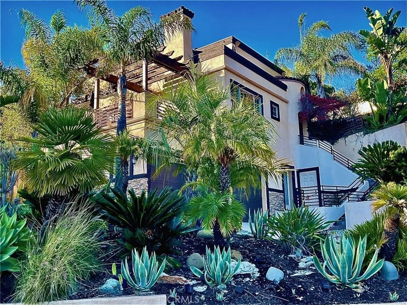 2176 Santa Ynez Ave.