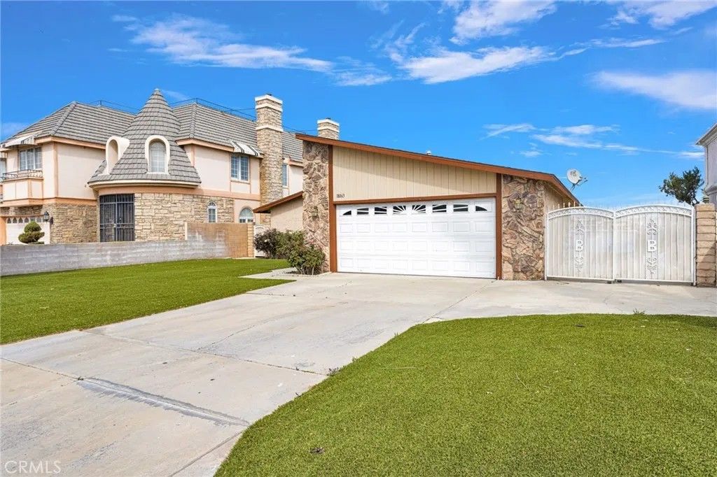 Photo of 18063 Mariner Drive, Victorville, CA 92395 (MLS # CV26063767)