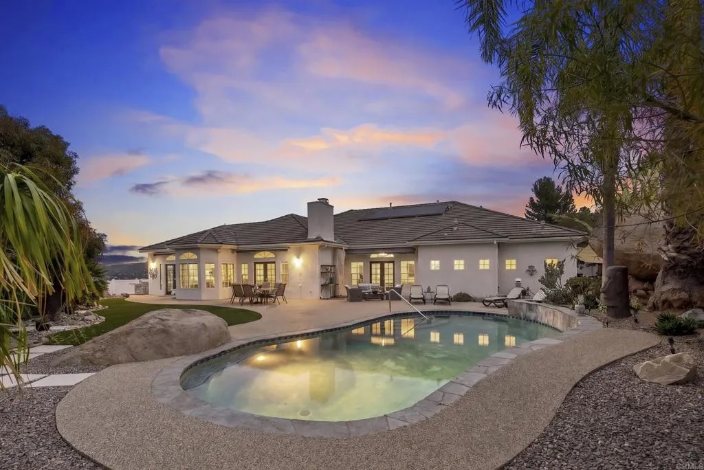 1221 Vista Grande Road