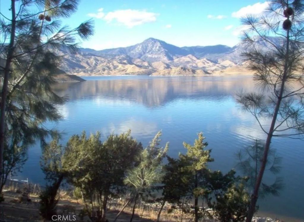 Photo of 11667 178, Mountain Mesa, CA 93240 (MLS # IG26089589)