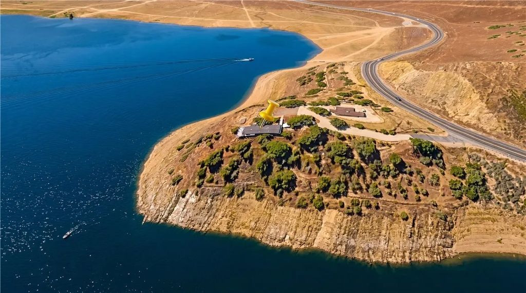 Photo of 11667 178, Mountain Mesa, CA 93240 (MLS # IG26089589)