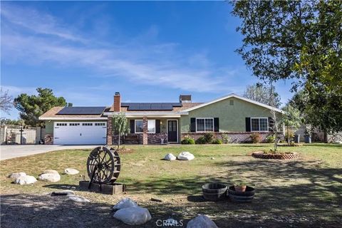 Photo of 32924 Acklins Ave, Acton, CA 93510 (MLS # SR26049688)