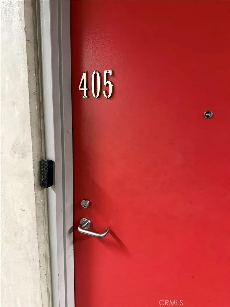 420 S San Pedro Street 405