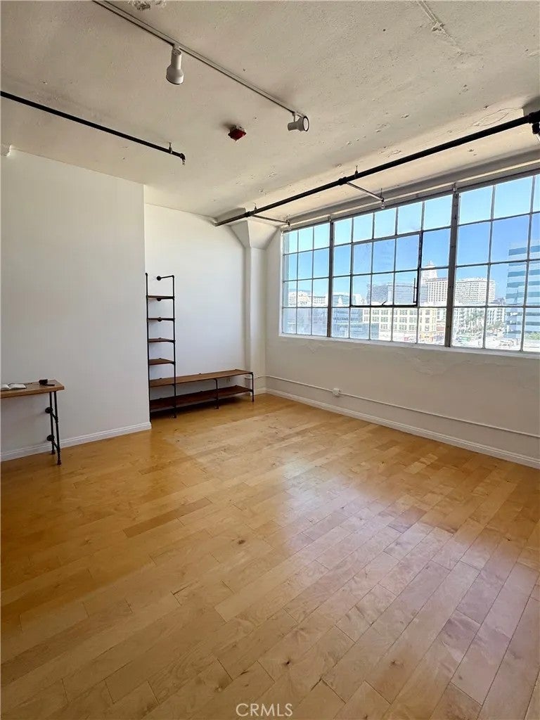 420 S San Pedro Street 405