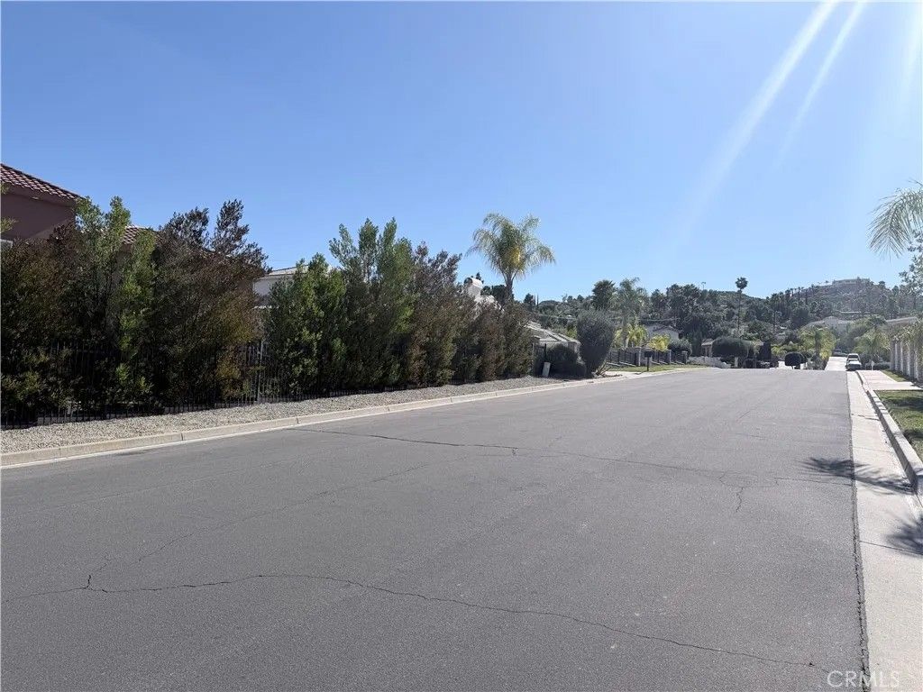 Photo of 27370 Stonehenge Cir, Hemet, CA 92544 (MLS # OC26025809)